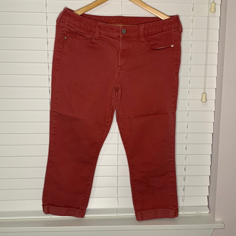 Red cropped jeans